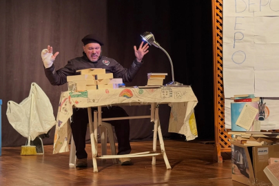 Gölcük'te Kütüphaneler Haftası’nda öğrencilere tiyatro keyfi