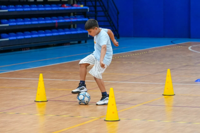 İstanbul Maltepe'de futsal ve masa tenisi dersleri başladı