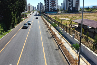 Mersin’de Gazi Paşa Caddesi 420 ağaçla yeşillendi