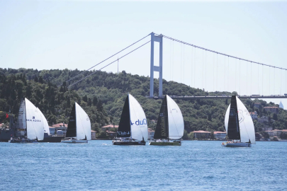 İstanbul Boğazı'nda görkemli coşku