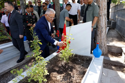 Kayseri protokolü 15 Temmuz şehitlerini andı