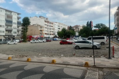 Edirne Keşan'da boşalan arsa otoparka dönüştü