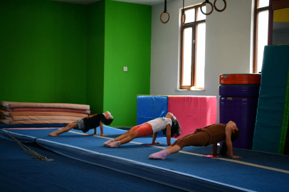Kocaeli Çayırova’da Yaz Spor Okulları çocukları sporla buluşturuyor